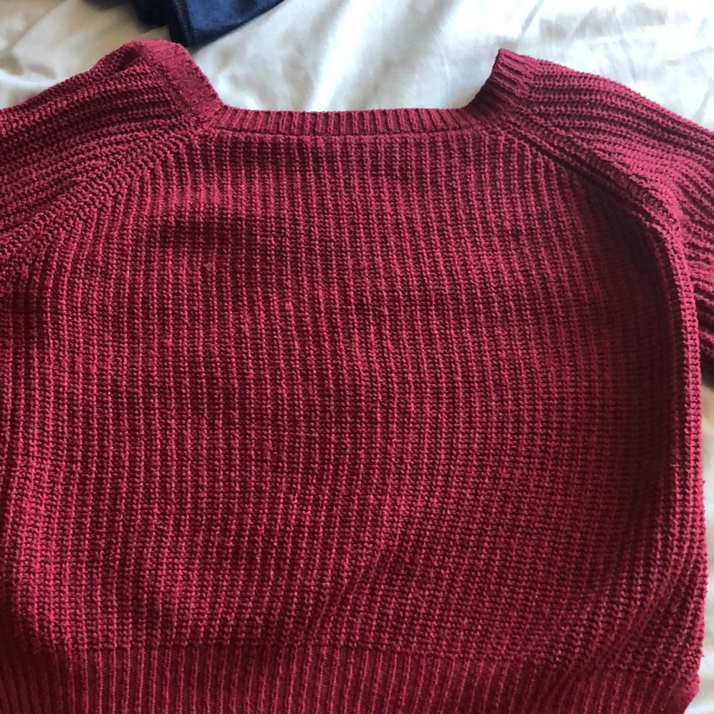 Burgundy cropped long sleeve sweater